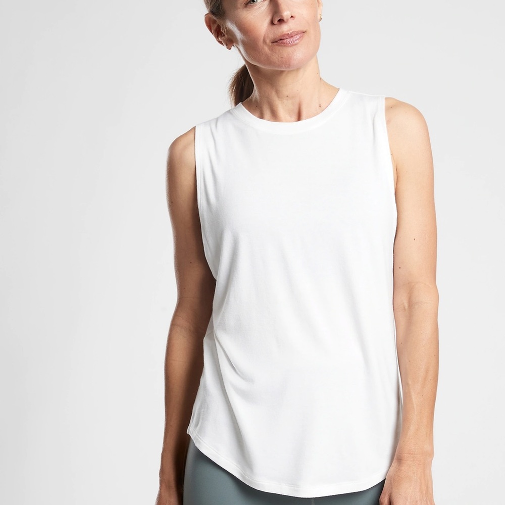 NWT Athleta Cloudlight Muscle Tank